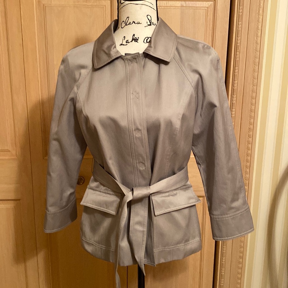 Talbot Petites Spring Jacket/short trench, size 8P. Made of Italian fabric